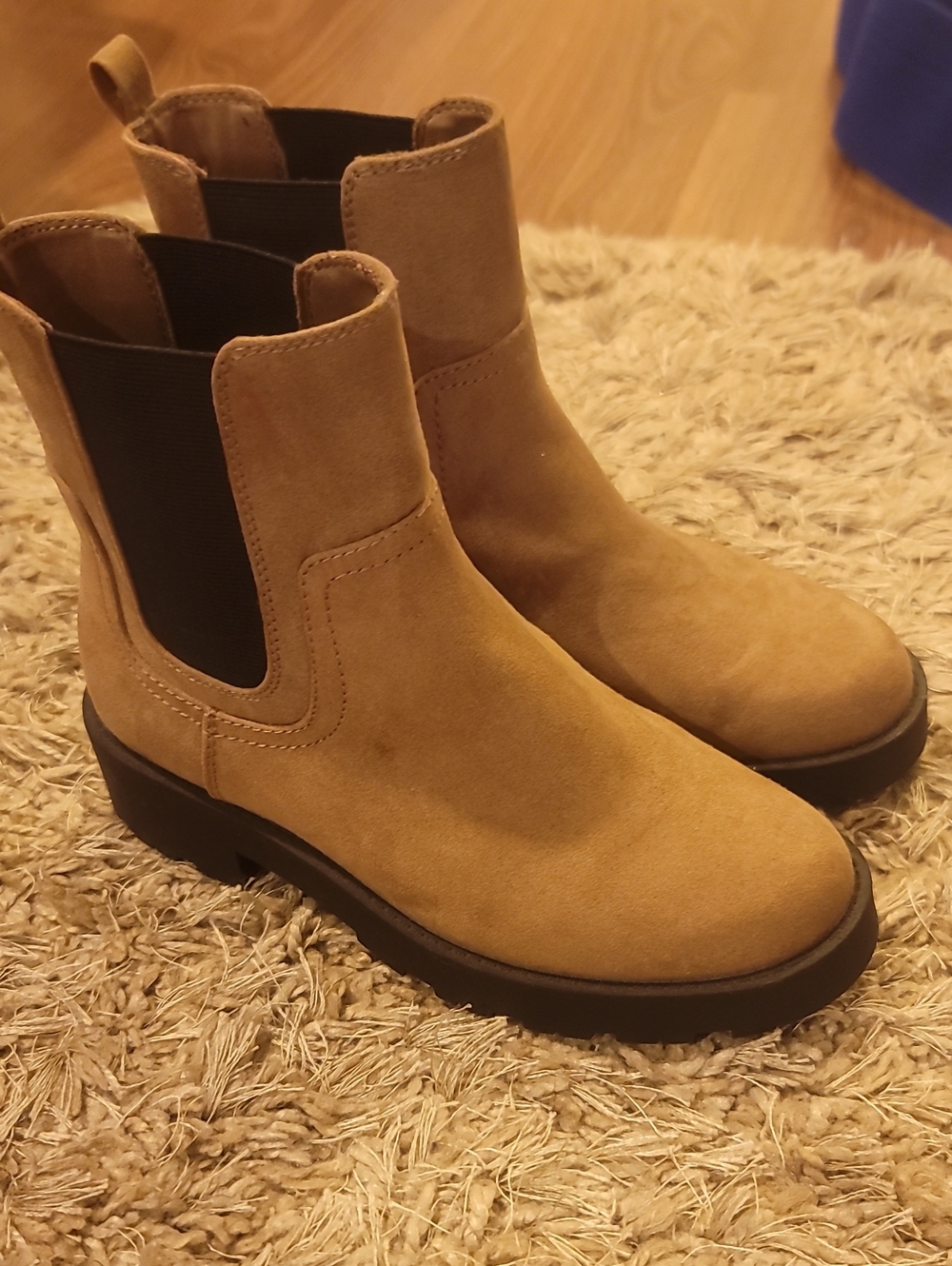 Classic Women's Chelsea Boot - Tan Suede Old Navy Sz 6